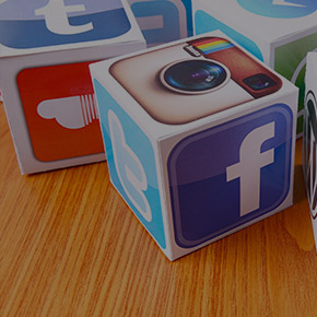Construire sa stratégie social media en B to B : les grandes étapes Construire sa stratégie social media en B to B : les grandes étapes